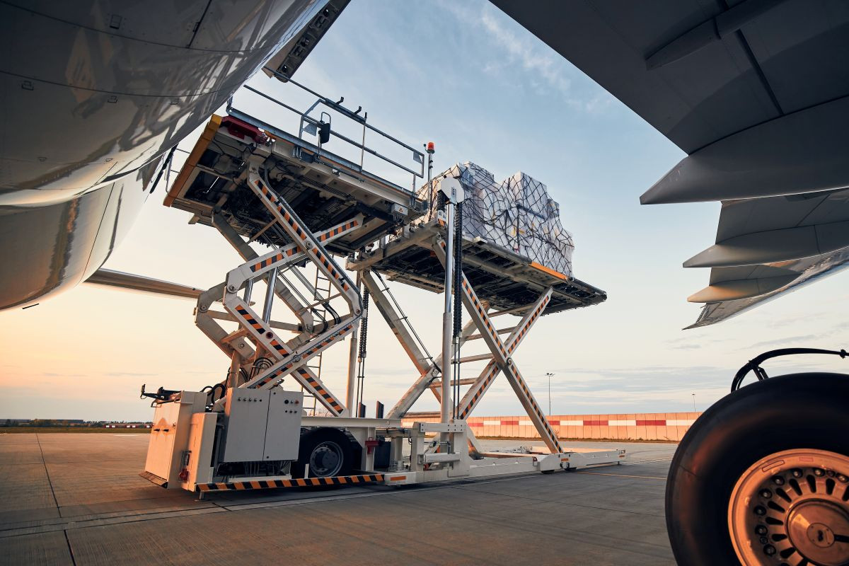 Curso de Transporte sin Riesgo de Mercancías Peligrosas por Vía Aérea Acreditado por IATA CBTA en Competencias